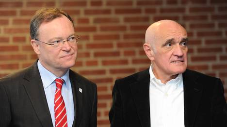 Niedersachsens Ministerpräsident Stephan Weil (l.) und Hannover-Präsident Martin Kind