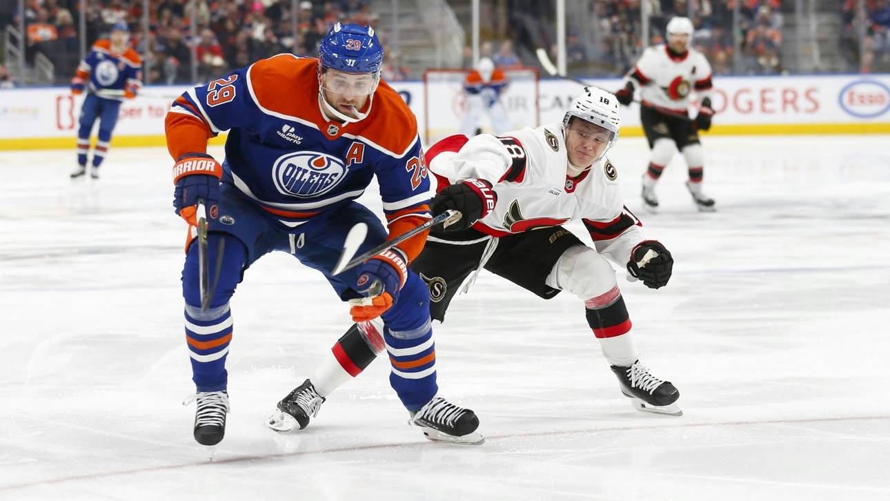 Draisaitl (l.) im Duell mit Stützle