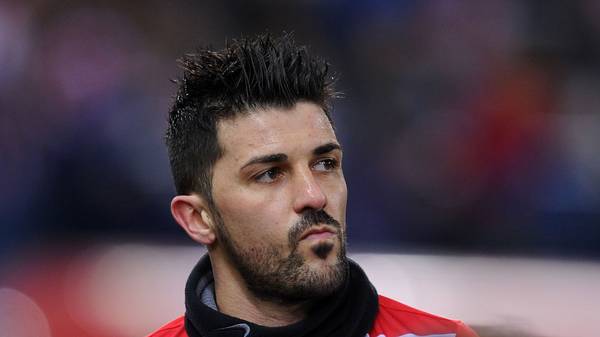 MADRID, SPAIN - JANUARY 11:  David Villa of Club Atletico de Madrid looks on prior to the start of the La Liga match between Club Atletico de Madrid and FC Barcelona at Vicente Calderon Stadium on January 11, 2014 in Madrid, Spain.  (Photo by Denis Doyle/Getty Images)