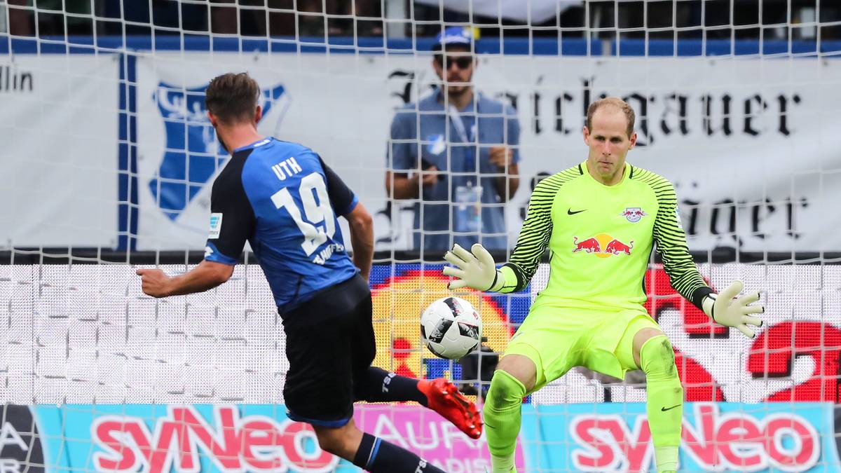 MARK UTH (25, TSG HOFFENHEIM):  Erwischte einen tollen Saisonstart mit drei Toren, zog sich dann einen Muskelbündelriss zu, wegendem der gebürtige Kölner bis Dezember ausfällt. War noch kurz vor der Europameisterschaft als Jogi Löws Geheimkandidat gehandelt worden
