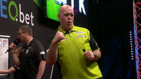 Michael van Gerwen verzückt die Fans in Kiel: 12-Darter, Highfinishes und starke Darts im niederländischen Duell.