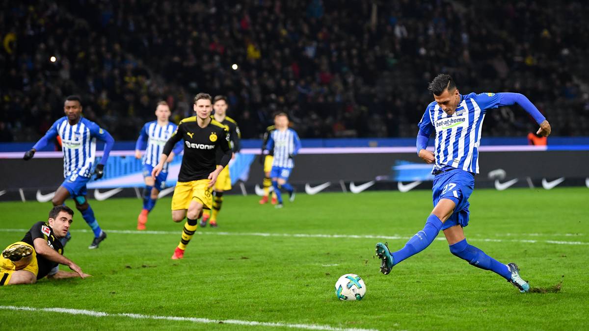 Doch 42 Sekunden nach Wiederanpfiff schlägt Davie Selke zu und besorgt für die Berliner die 1:0-Führung