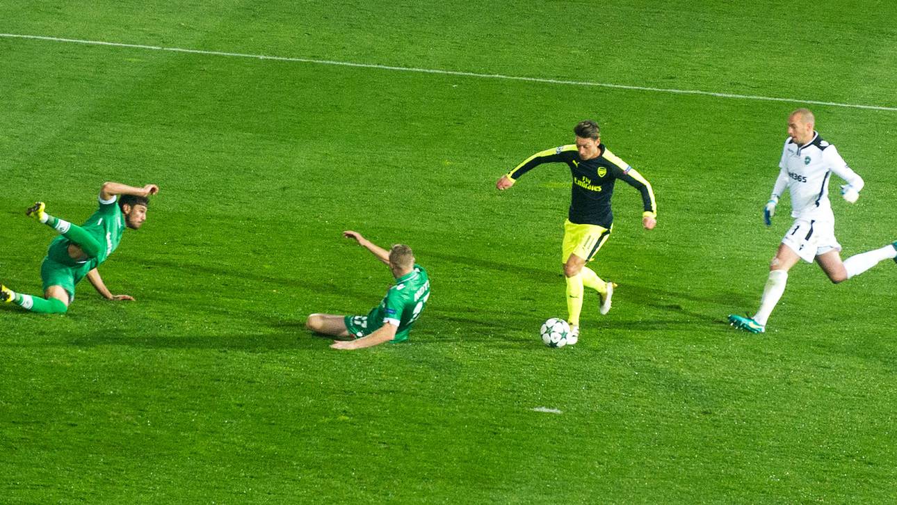 Özil wird für Zaubertor gefeiert