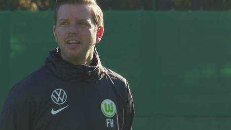 Der VfL Wolfsburg muss vor dem wichtigen Bundesligaspiel gegen den FC Augsburg coronabedingt auf Trainer Florian Kohfeldt verzichten. 