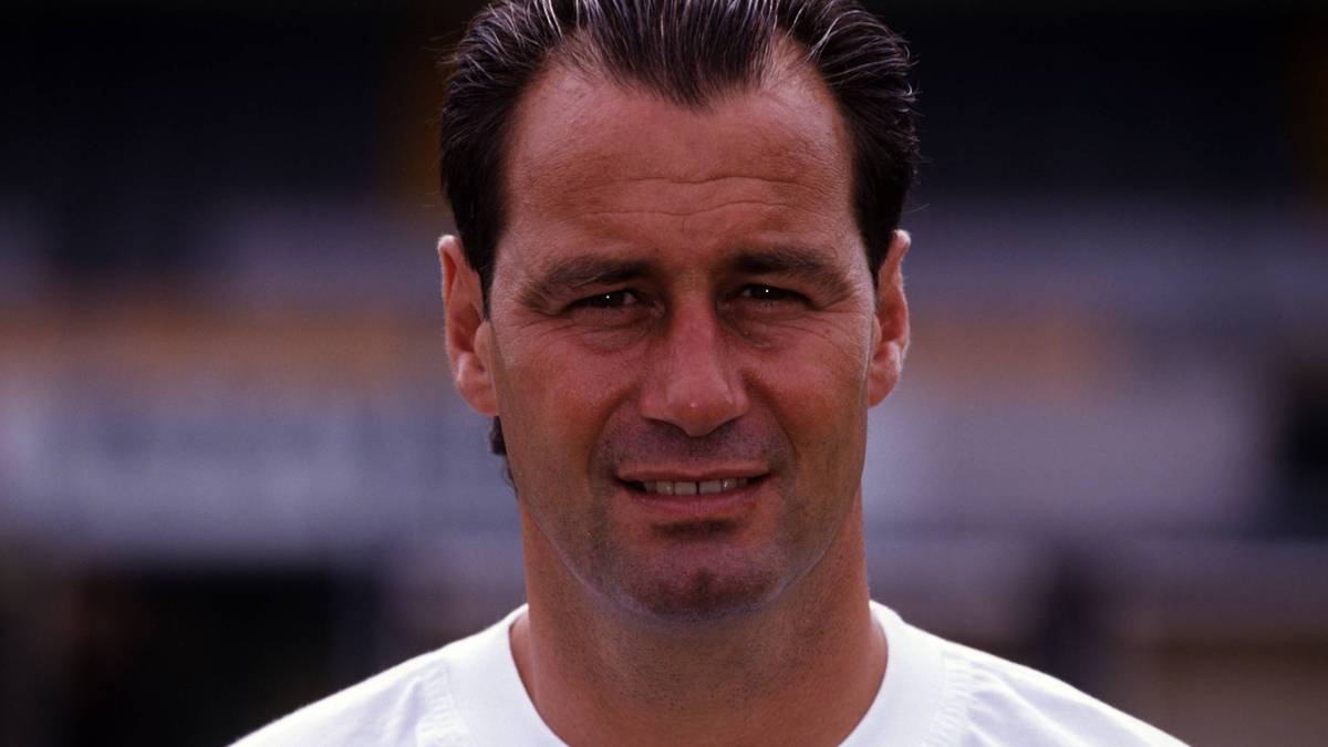 Nach der aktiven Zeit wechselt er auf die Trainerbank, 1993 übernimmt er den niederländischen Erstligisten Roda Kerkrade. Er führt ihn mehrmals ins internationale Geschäft, zuletzt 1996, wo er aber in der ersten Runde des UEFA-Cups ausscheidet - gegen Schalke 04