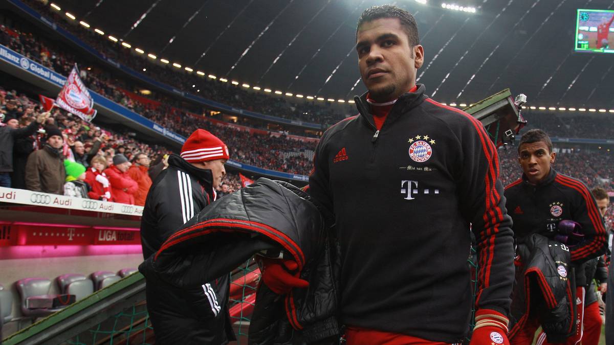 BRENO (30 Jahre/Vasco da Gama):
Der Brasilianer kam mit 18 Jahren als großes Talent aus seiner Heimat zum FC Bayern. In der Folge spielte er lediglich 33-mal für den deutschen Rekordmeister, war zwischendurch nach Nürnberg ausgeliehen und oft verletzt. Wurde dann wegen Brandstiftung an seinem Haus verurteilt und musste ins Gefängnis. Nach der Haftstrafe ging es zurück nach Brasilien