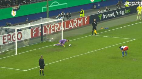 Holstein Kiel setzt sich in einem Pokal-Krimi im Elfmeterschießen gegen den Hamburger SV durch.