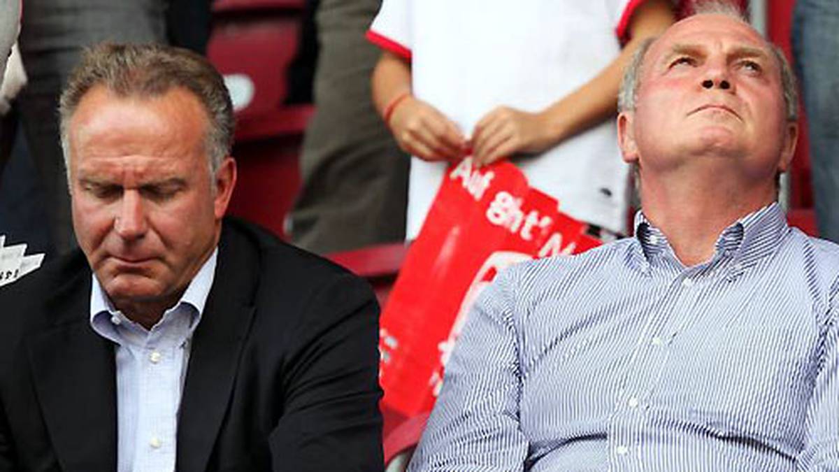 "Der FC Bayern ist natürlich total modern. Karl-Heinz Rummenigge hockt den ganzen Tag vorm Computer und hat eckige Augen." 