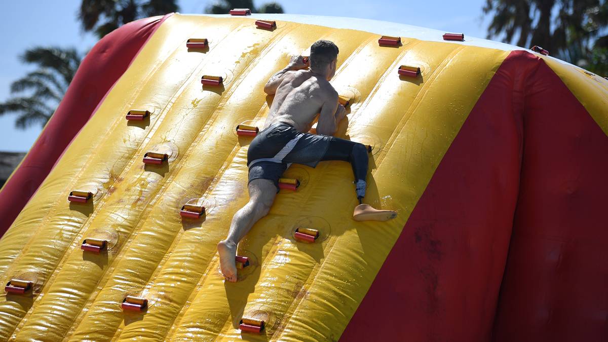 ..., auch an der Kletterwand...