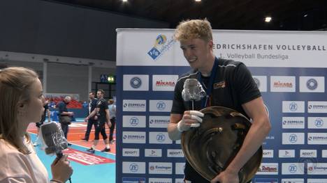 Anton Brehme feiert mit Berlin seinen ersten Meistertitel. Im Interview zeigt er nicht nur die Schale, sondern auch große Emotionen.