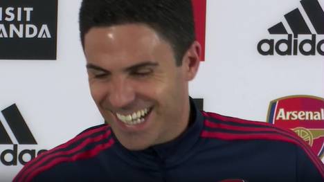 Trainer Mikel Arteta scherzt, er habe immer gewusst, dass Arsenal schon nach drei Jahren seiner Amtszeit um den Titel mitspielen würde. Arsenal liegt mit sechs Punkten Vorsprung auf ManCity derzeit an der Tabellenspitze.
