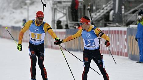 Arnd Peiffer (l.) ist schon für die Biathlon-WM qualifiziert