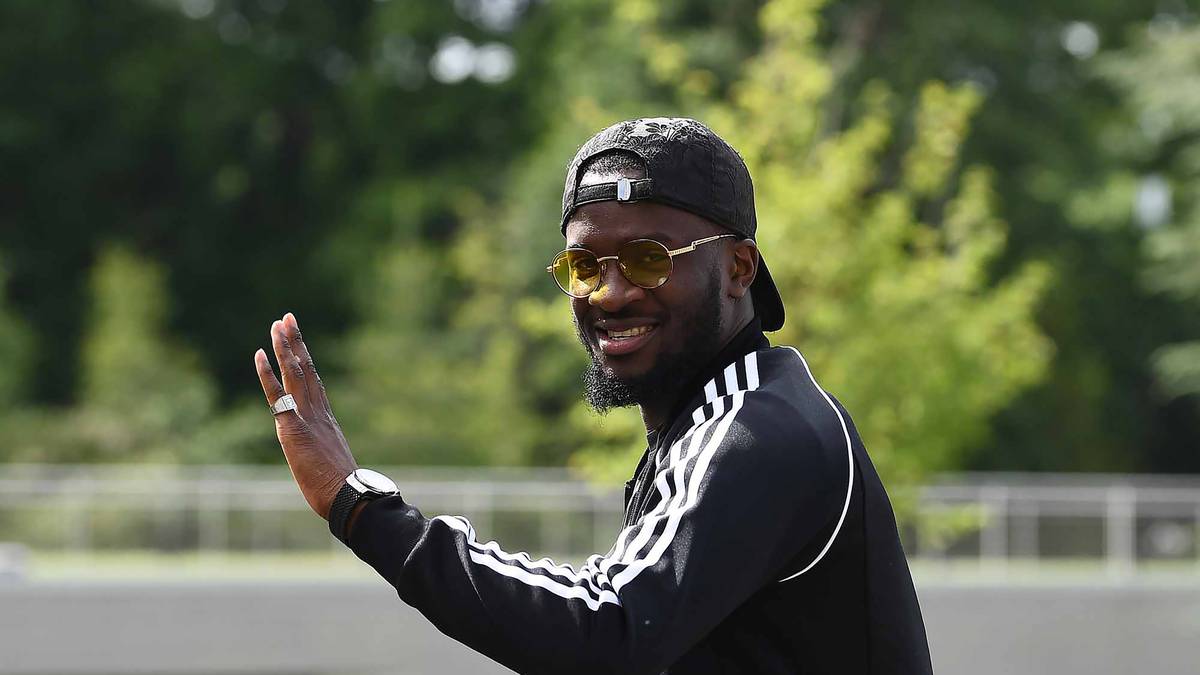 TOTTENHAM HOTSPUR - DAS IST FIX: Jahrelang kaum Geld ausgegeben, nun gleich 60 Millionen Euro für Tanguy Ndombélé (Bild) als Verstärkung im Zentrum. Außerdem kaufte Tottenham den 18 Jahre alten Flügelstürmer Jack Clarke für elf Millionen Euro, verleiht ihn aber sofort wieder an Leeds United