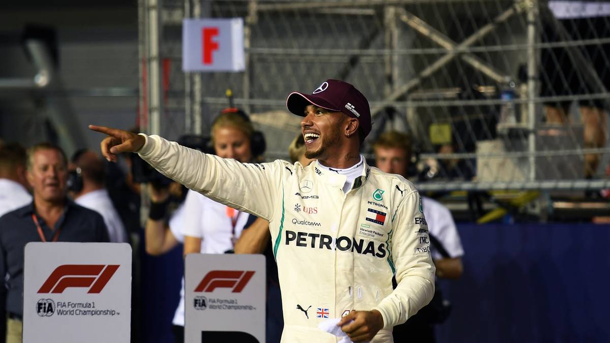 HAMILTON: Es ist wohl die beeindruckendste Statistik des 37-Jährigen, weshalb er auch als unumstrittener Pole-König gilt. 103 Pole-Positions hat Hamilton bereits auf seinem Konto und sprengte auch hier als erster Fahrer der Formel-1-Geschichte die magische Grenze von 100. Natürlich profitiert Hamilton dabei auch von der jahrelange Quali-Dominanz von Mercedes