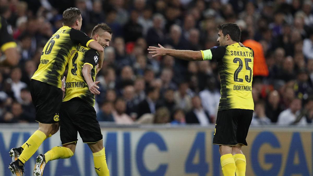 PLATZ 4 - BORUSSIA DORTMUND: Seit dem Titelgwinn 2011 fliegen dem BVB die Sympathien zu. Bescheidene Spieler, gute Leistungen und die Gelbe Wand. Fan-Herz, was willst du mehr. Die Posse um Ousmane Dembele hat das Bild offenbar nicht verändert