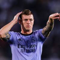 Michael Ballack verteidigt das Nagelsmann-Aus beim FC Bayern. Toni Kroos stichelt dagegen gegen den Rekordmeister.