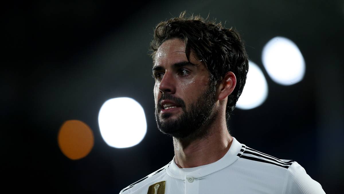 Am selben Tag hat auch Zidanes Schützling Isco in seinem Haus im Madrider Nobelvorort Pozuelo de Alarcon einen Einbruch zu beklagen. Die Täter nutzen dabei Iscos Abwesenheit, während der Offensivmann bei der spanischen Nationalmannschaft zugegen ist