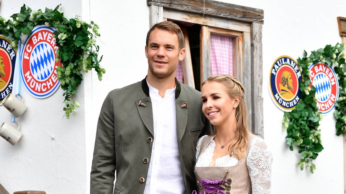 Manuel Neuer mit seiner Ehefrau Nina