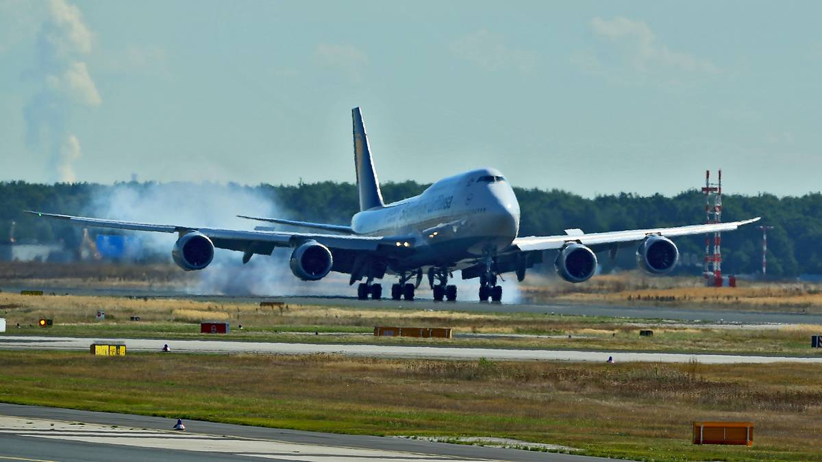 Der "Siegerflieger" ist am Frankfurter Flughafen um 11.01 Uhr gelandet, die deutsche Olympiamannschaft kommt  unversehrt zurück aus Rio de Janeiro