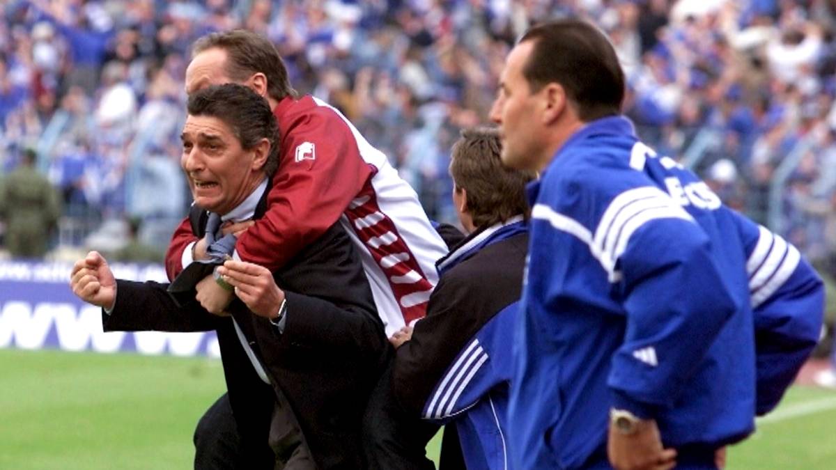 Am 19. Mai 2001 wähnten sich die Königsblauen für vier Minuten als Deutscher Meister. Was dann geschah, ist Fußballgeschichte.