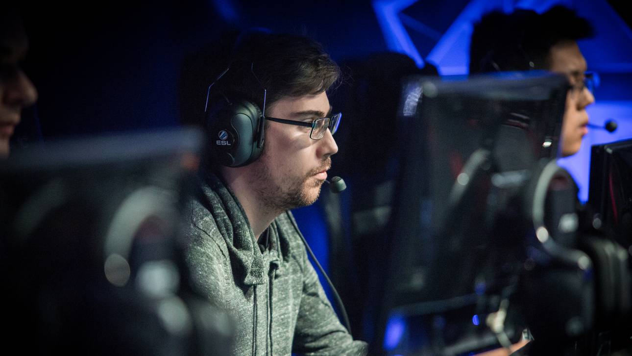 Khezu mit phänomenalem Auftakt