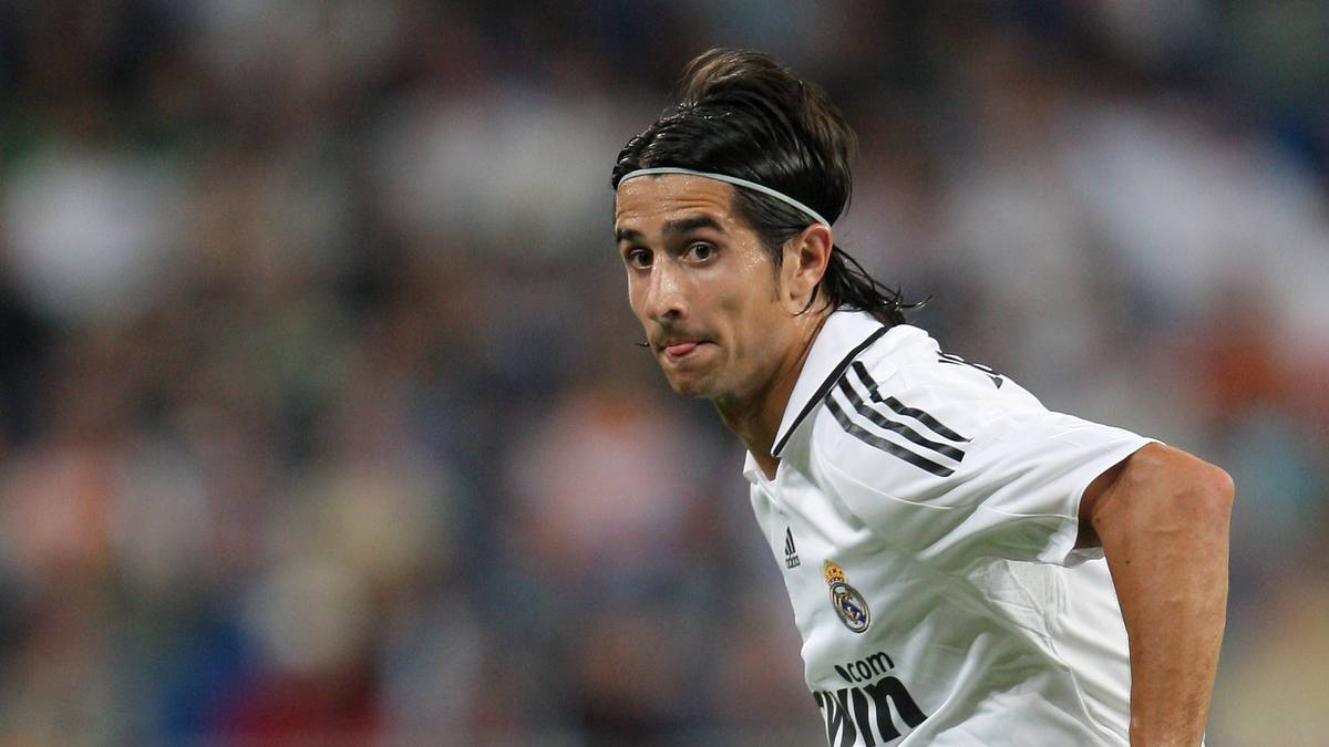 Nicht nur in der Bundesliga gibt es Frühaussteiger. Beim Spanier Ruben de la Red geht 2010 nichts mehr. Herzprobleme bedeuten für den 25-Jährigen von Real Madrid das Ende seiner Karriere