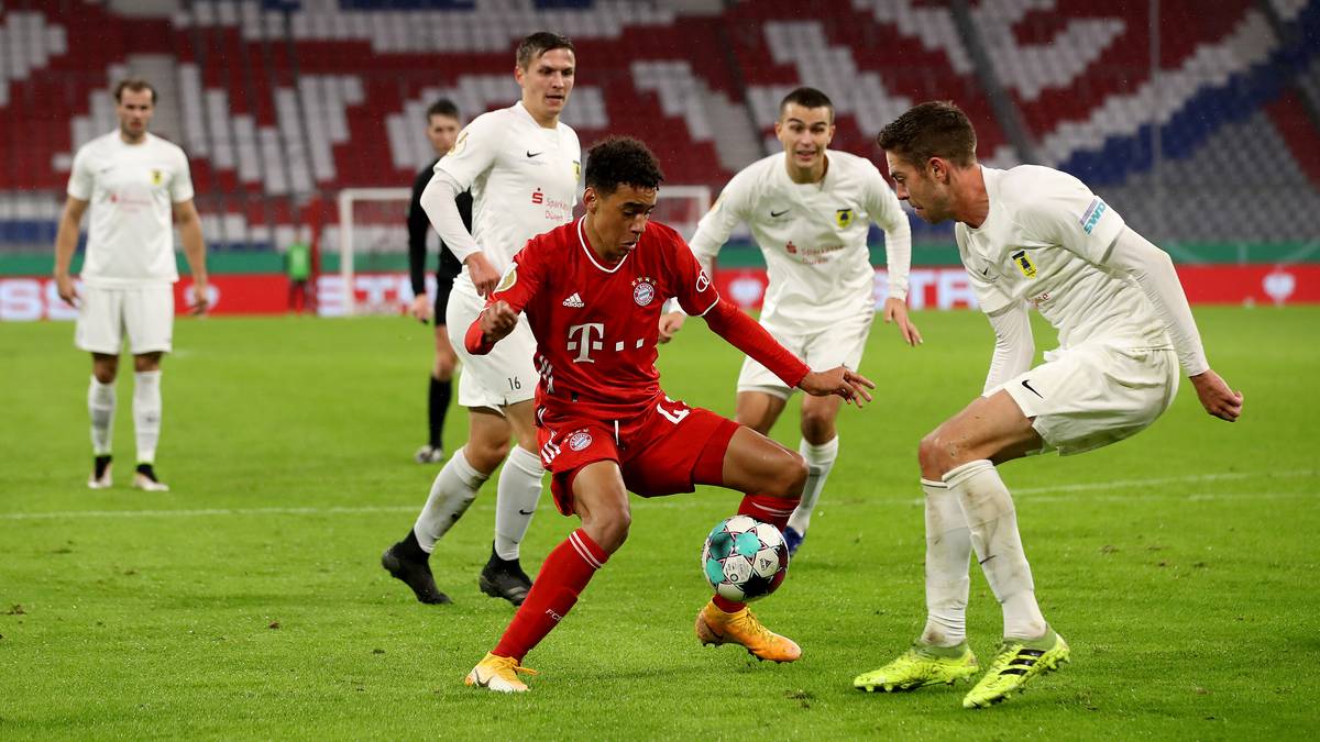 FC Bayern: Trainer Hansi Flick ist vom 17-jährigen Jamal Musiala beeindruckt
