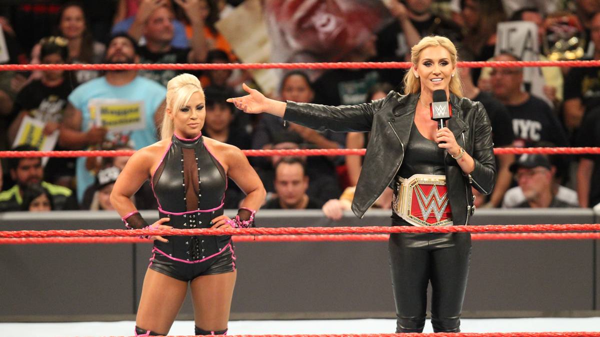 Setzt eher auf rohe Kraft statt Agilität: DANA BROOKE, ehemalige Taucherin, Turnerin und - man sieht es: Bodybuilderin