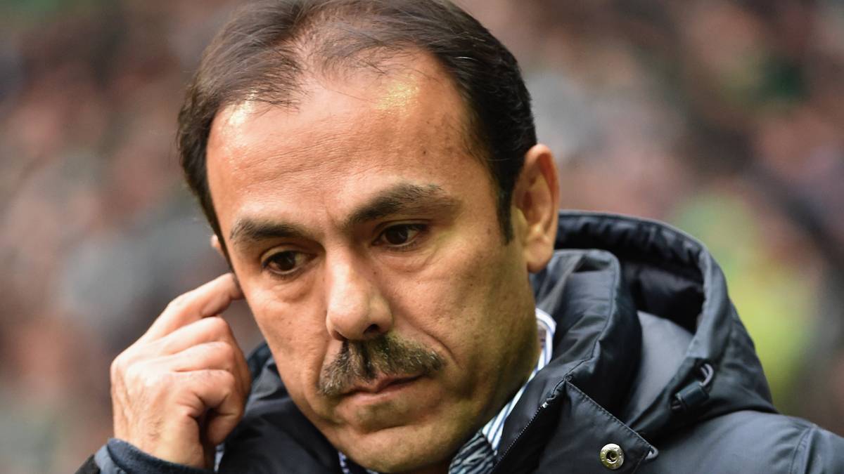 JOS LUHUKAY: Noch ein ehemaliger Trainer der Fohlen, der verfügbar wäre. Der 52-Jährige trainierte bis Februar noch Hertha BSC, trennte sich nicht gerade im Frieden von den Berlinern.  Von Januar 2007 bis Oktober 2008 coachte er die Gladbacher, und führte das Team im Sommer 2008 zum Wiederaufstieg. Nach sechs Pleiten in den sieben ersten Ligaspielen musste er dann aber seinen Hut nehmen. Laut "Bild" ist er ein ernstzunehmender Kandidat