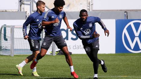 Hansi Flick kann im vierten Nations-League-Spiel gegen Italien am Dienstag wieder auf Serge Gnabry und Antonio Rüdiger zurückgreifen.