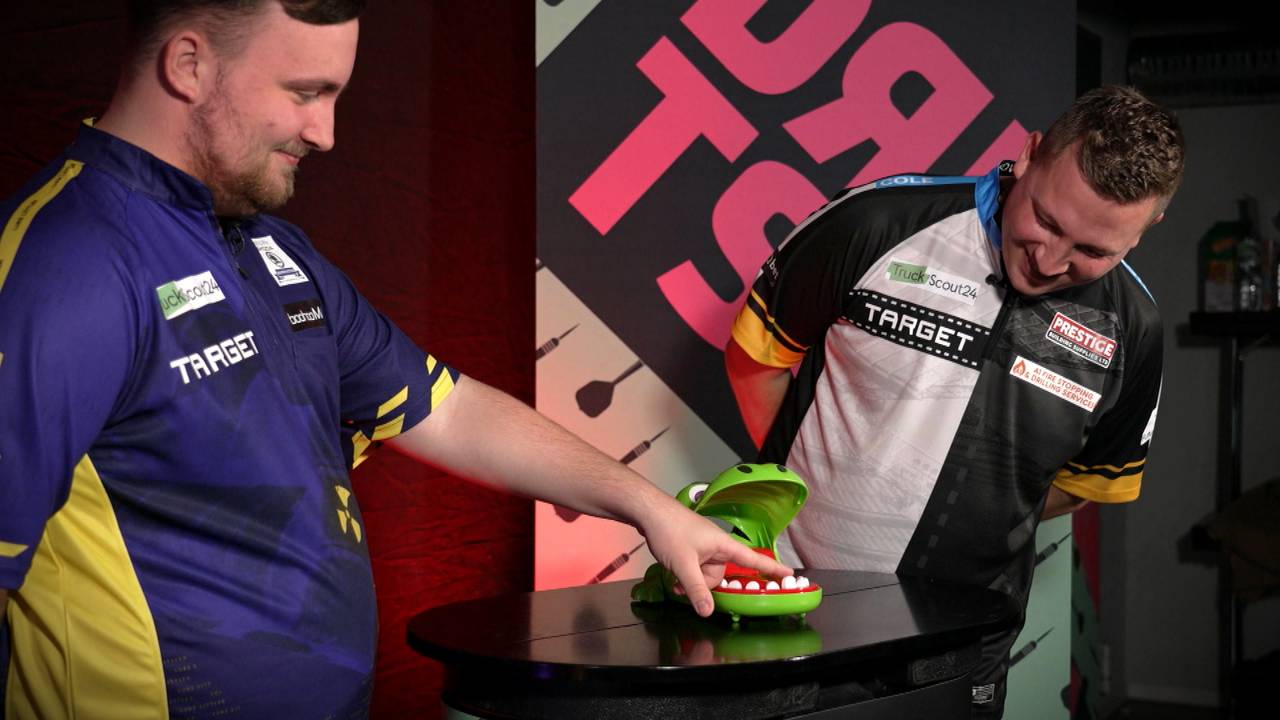 Kroko-Duell vor der Darts-WM: Littler und Dobey treiben es auf die Spitze
