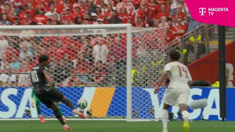 Kanada feiert vor heimischem Publikum den ersten WM-Sieg überhaupt und dann gleich mit einem fulminanten 6:0 gegen Katar. Doch der Co-Gastgeber muss die schwere Verletzung von Spieler Ismael Koné verkraften.