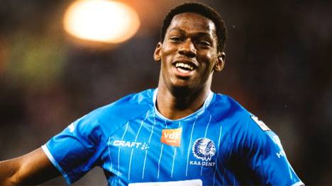 Lille hat für rund 32 Millionen Euro den 20-jährigen Kanadier Jonathan David aus Gent verpflichtet, der damit gleich vier Transferrekorde auf einmal bricht. Wir stellen euch das Talent genauer vor und verraten euch, warum dieser Transfer verdammt clever gewesen sein könnte.