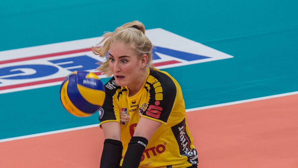 PLATZ 9 - VFB SUHL LOTTO THÜRINGEN: Sieben Spielerinnen der vergangene Saison sind in Thüringen geblieben, wovon das Zusammenspiel und die Automatismen profitieren. Die Vorbereitung lief gut: Siege gegen den Deutschen, Österreichischen und den Schweizer Meister stehen zu Buche