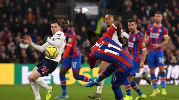 LONDON, ENGLAND - NOVEMBER 23: Wilfried Zaha of Crystal Palace misses a chance during the Premier League match between Crystal Palace and Liverpool FC at Selhurst Park on November 23, 2019 in London, United Kingdom. (Photo by Justin Setterfield/Getty Images)