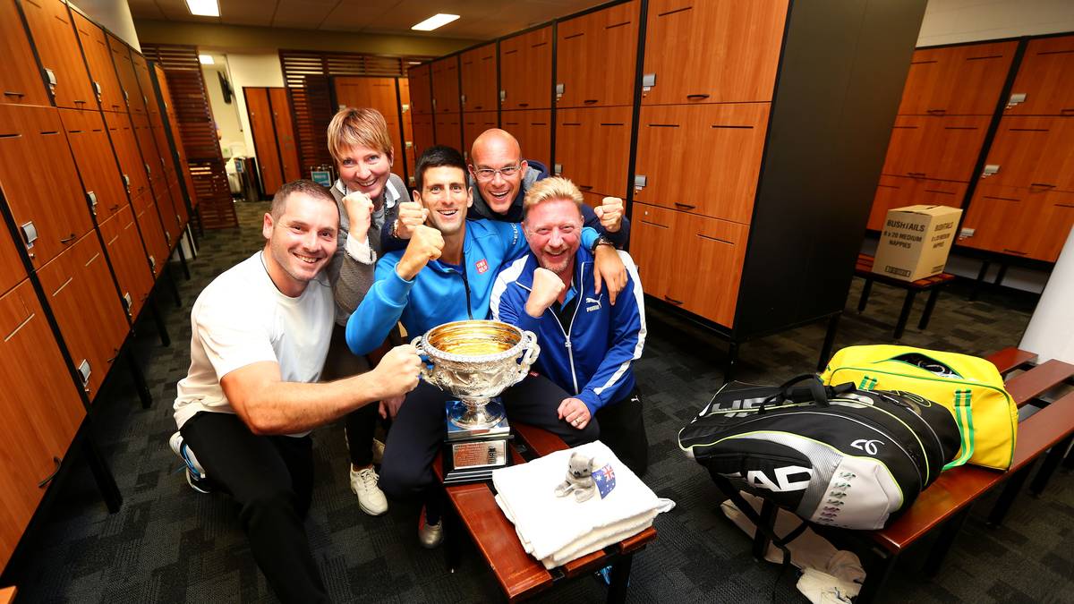 Es ist eine besondere Geschichte: Djokovic und die Australian Open. Ein Kabinen-Bild nach dem Sieg im Finale 2015 gegen Andy Murray. Die Fotos nach Grand Slams werden zur Tradition