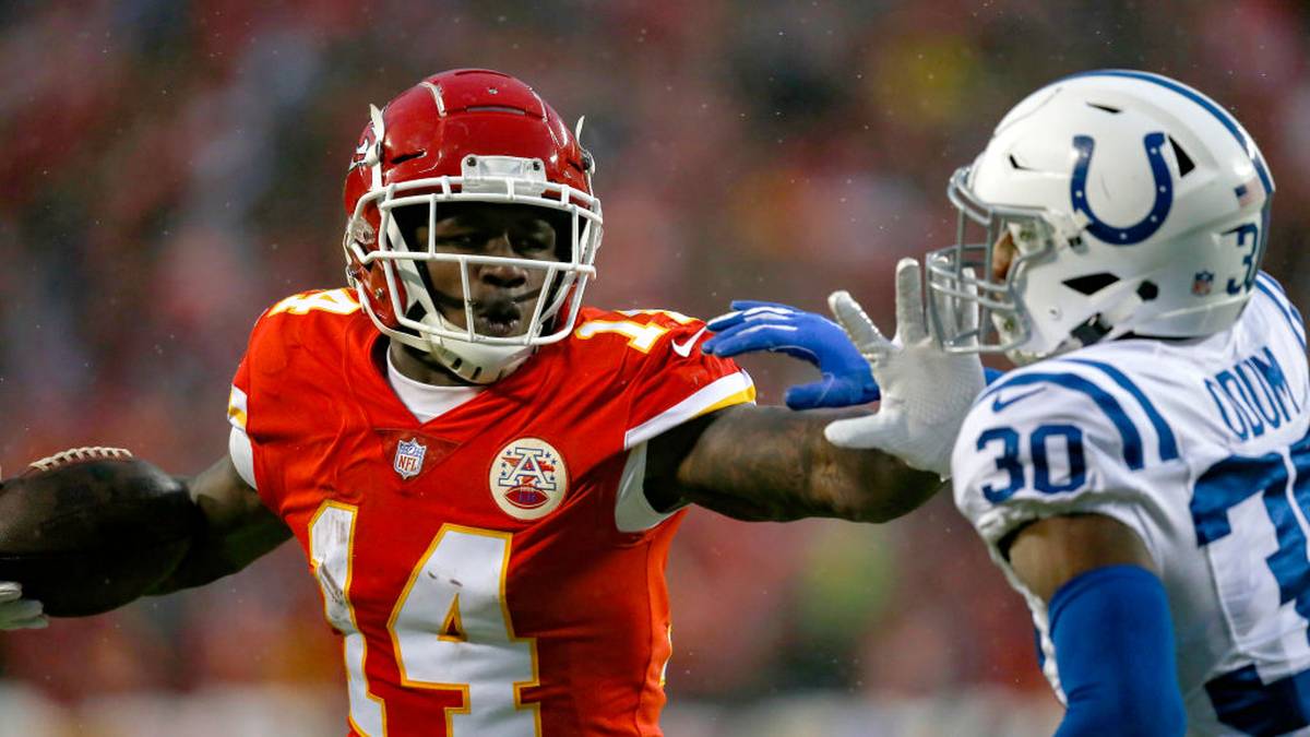 Sammy Watkins: Auch wenn seine Ansichten oft kontrovers sind (er glaubt, die Erde sei eine Scheibe und sieht sich selbst nicht als Mensch, sondern als Eidechse), ist er mit dem Abgang von Chris Conley zu den Jaguars wieder die Nr. 2 hinter Hill. Er machte fast doppelt so viele Receiving Yards als Conley – mit 6 Spielen weniger