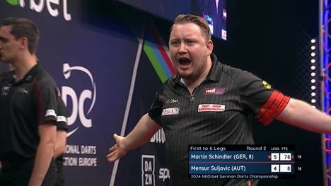 Martin Schindler gewinnt in der zweiten Runde der German Darts Championship gegen Mensur Suljovic mit 6:4 und steht im Achtelfinale.