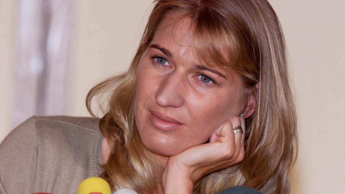 Am 13. August 1999 erklärte sie nach einer verletzungsbedingten Aufgabe gegen Amy Frazier im Alter von 30 Jahren ihren sofortigen Rücktritt vom Profitennis