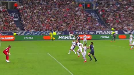 Edinson Cavani köpft den Siegtreffer im Finale der Coupe de France