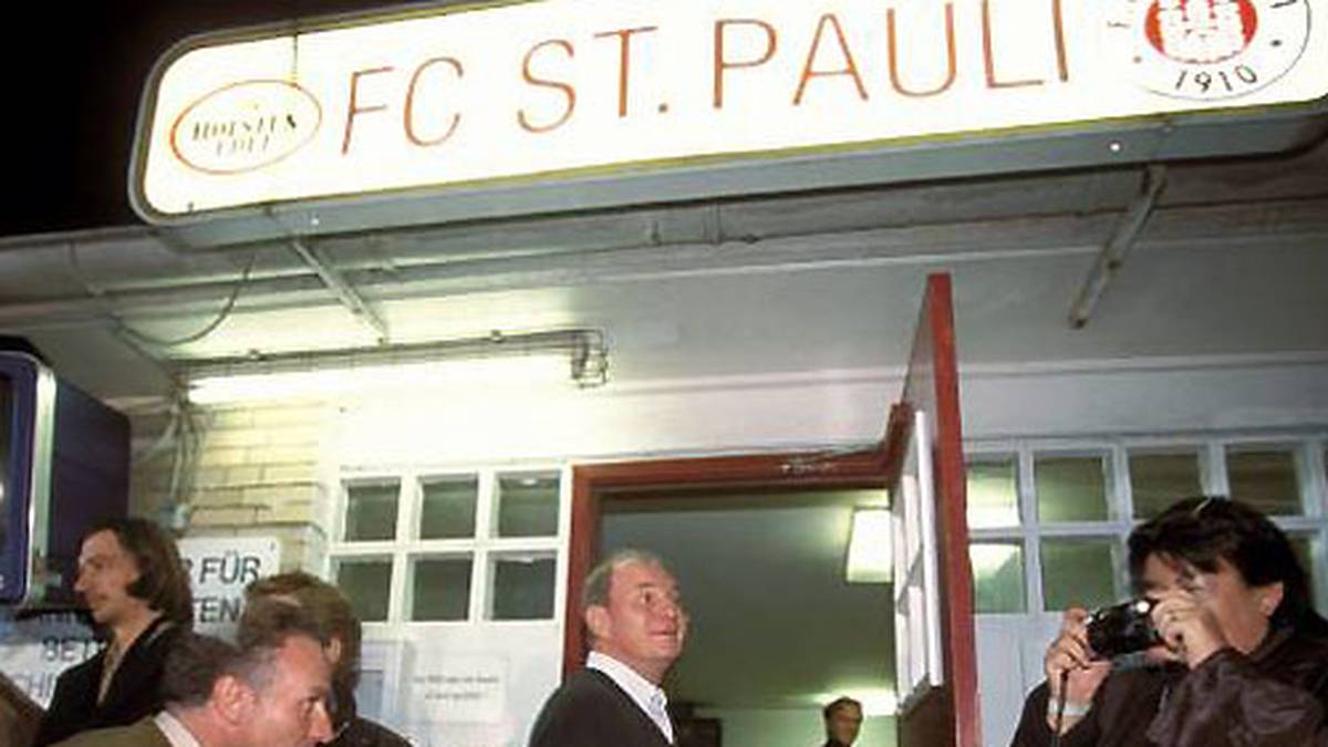 Legendär auch sein Wutausbruch nach einer Niederlage beim FC St. Pauli: "30 Minuten nach Spielschluss werden schon wieder Karten gespielt und Sprüche geklopft. Sie essen Scampis und ich habe eine schlaflose Nacht"