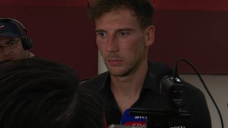 Leon Goretzka dementiert auf der Teampräsentation des FC Bayern einen Abschied vom deutschen Rekordmeister. 