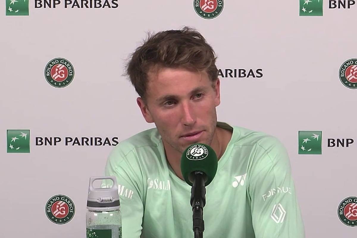 Nach dem überraschenden Aus von Casper Ruud in der 2. Runde der French Open kritisierte der Norweger das System der ATP. Dieses würde die Spieler zwingen, verletzt oder krank an Turnieren teilzunehmen.