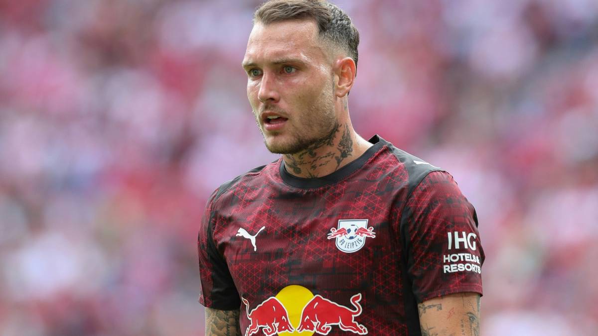 RB Leipzig: David Raum darf in der neuen Saison als neuer Kapitän auflaufen. Der 27-Jährige spielt seit 2022 bei den Sachsen und folgt auf Willi Orban als Kapitän.
