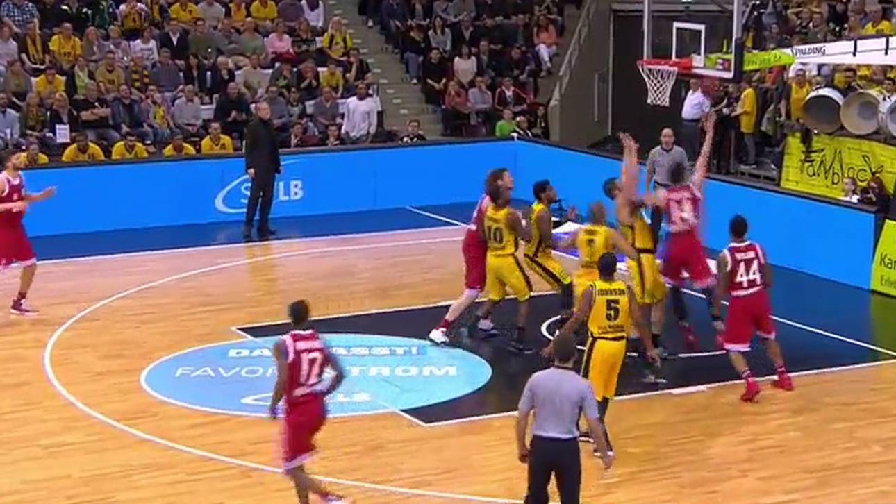 Übermächtige Bayern zerlegen Riesen