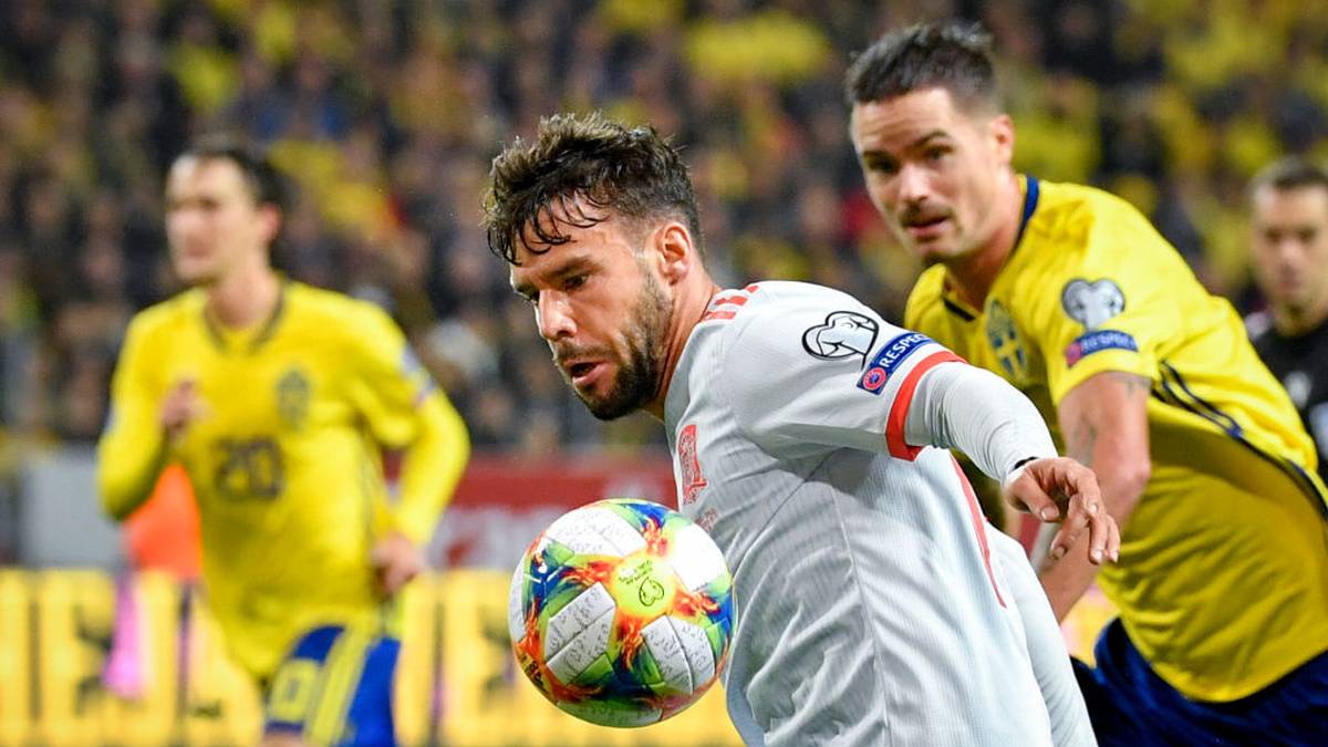 JUAN BERNAT hat sich nach starken Leistungen bei Paris Saint-Germain wieder in das Nationalteam zurückgespielt. Der Lohn dafür, die EM 2020, bleibt nun aus. Er muss im kommenden Jahr einen neuen Anlauf nehmen