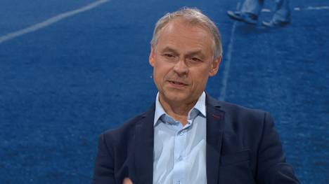 Schalke 04 steigt sang - und klanglos in die 2. Bundesliga ab. Klub-Legende Olaf Thon lässt im CHECK24 Doppelpasskein gutes Haar an seinem Ex-Verein und erklärt, was sich in Zukunft auf Schalke ändern muss.