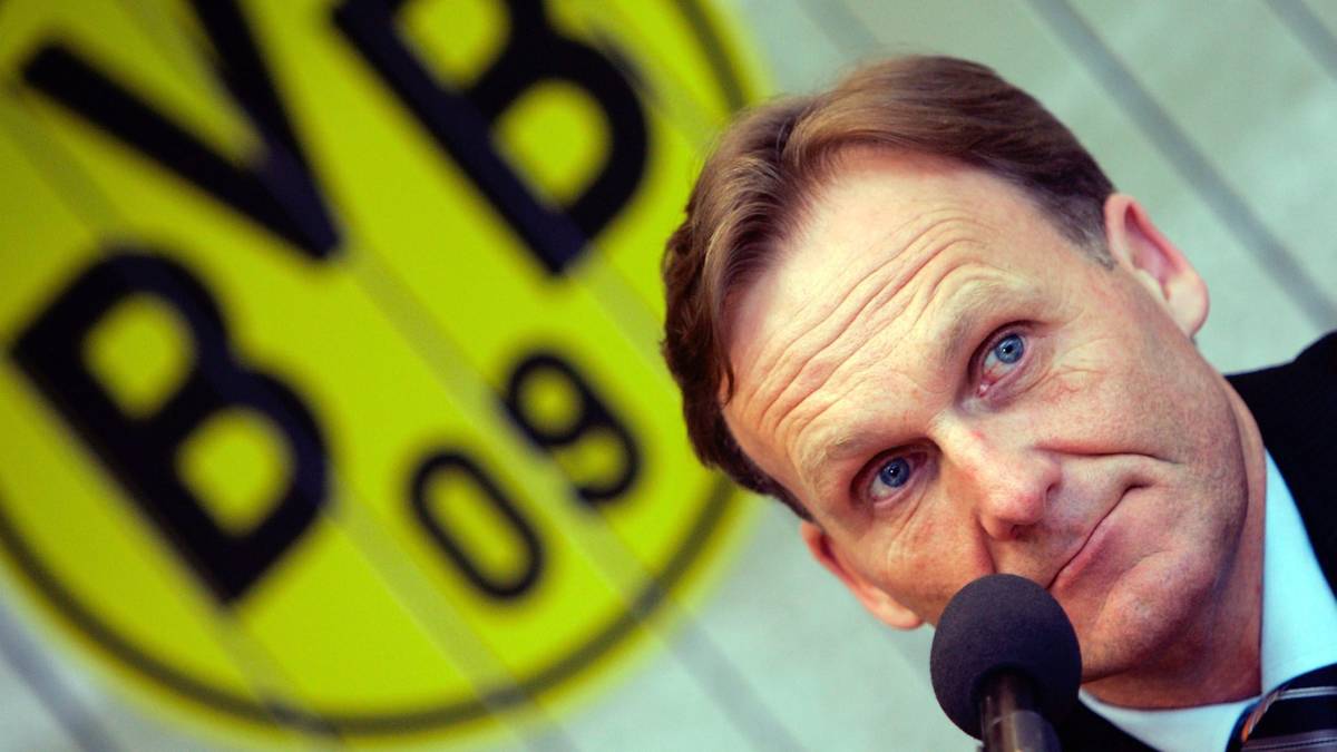 15. FEBRUAR 2005: Hans-Joachim Watzke wird neuer Geschäftsführer der KGaA. Zwei Tage später gibt der Klub auf einer Pressekonferenz zu, dass bei einer Ablehnung des Sanierungskonzepts der Verein insolvent gehen wird