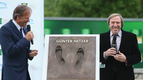 Günther Netzer (rechts) wird in die Hall of Fame es deutschen Sports aufgenommen