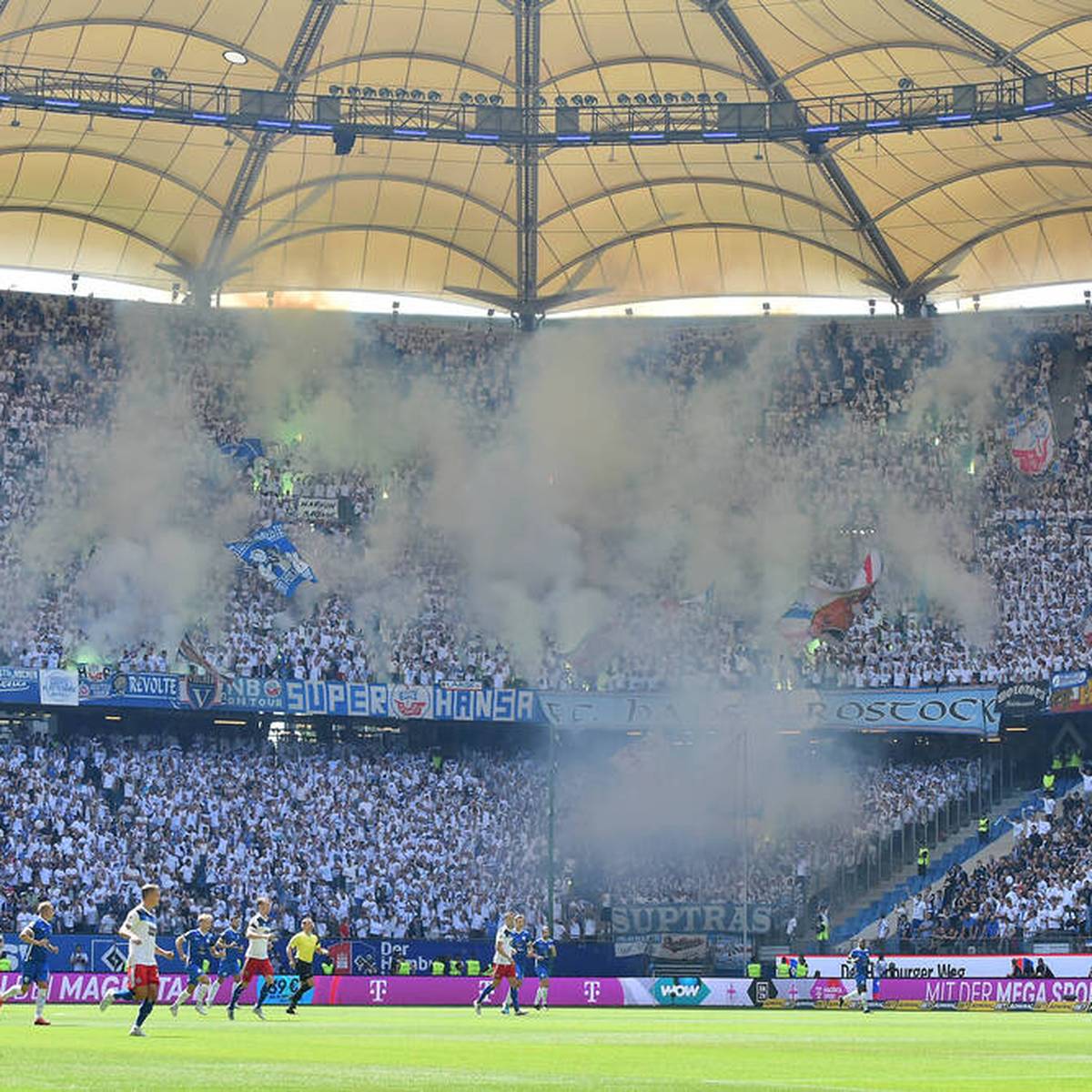 Hansa Rostock und der BVB wurden vom DFB-Sportgericht wegen Fehlverhaltens ihrer Anhänger zu einer Geldstrafe verurteilt.